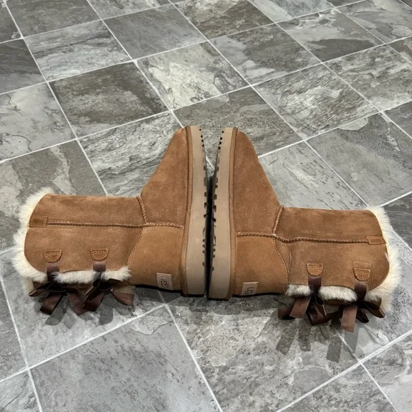 UGG Bailey Bow II Boots Size 7 Brown Chestnut Sheepskin - Picture 11 of 14
